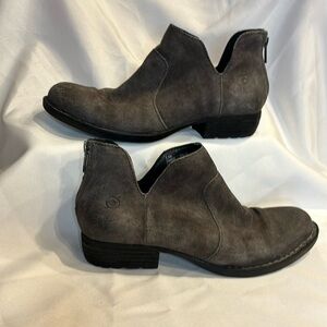 Born leather ankle boots size 6.5